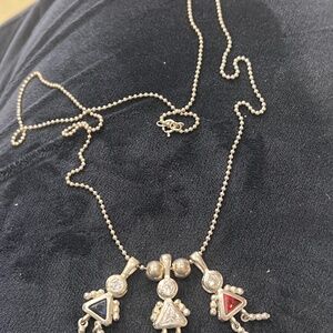 Silver necklace 3 daughters pendant